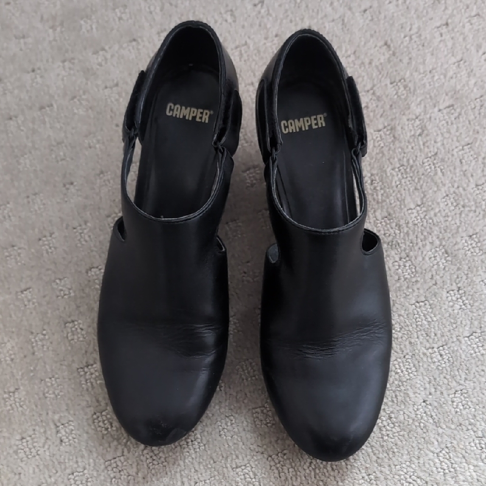 Camper Black Heeled Shoes with Sophisticated Strap
